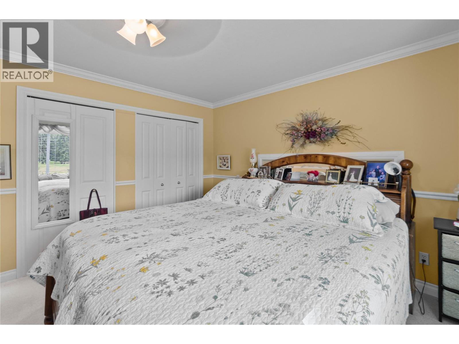 2552 Golf View Crescent, Blind Bay, BC - Indoor Photo Showing Bedroom
