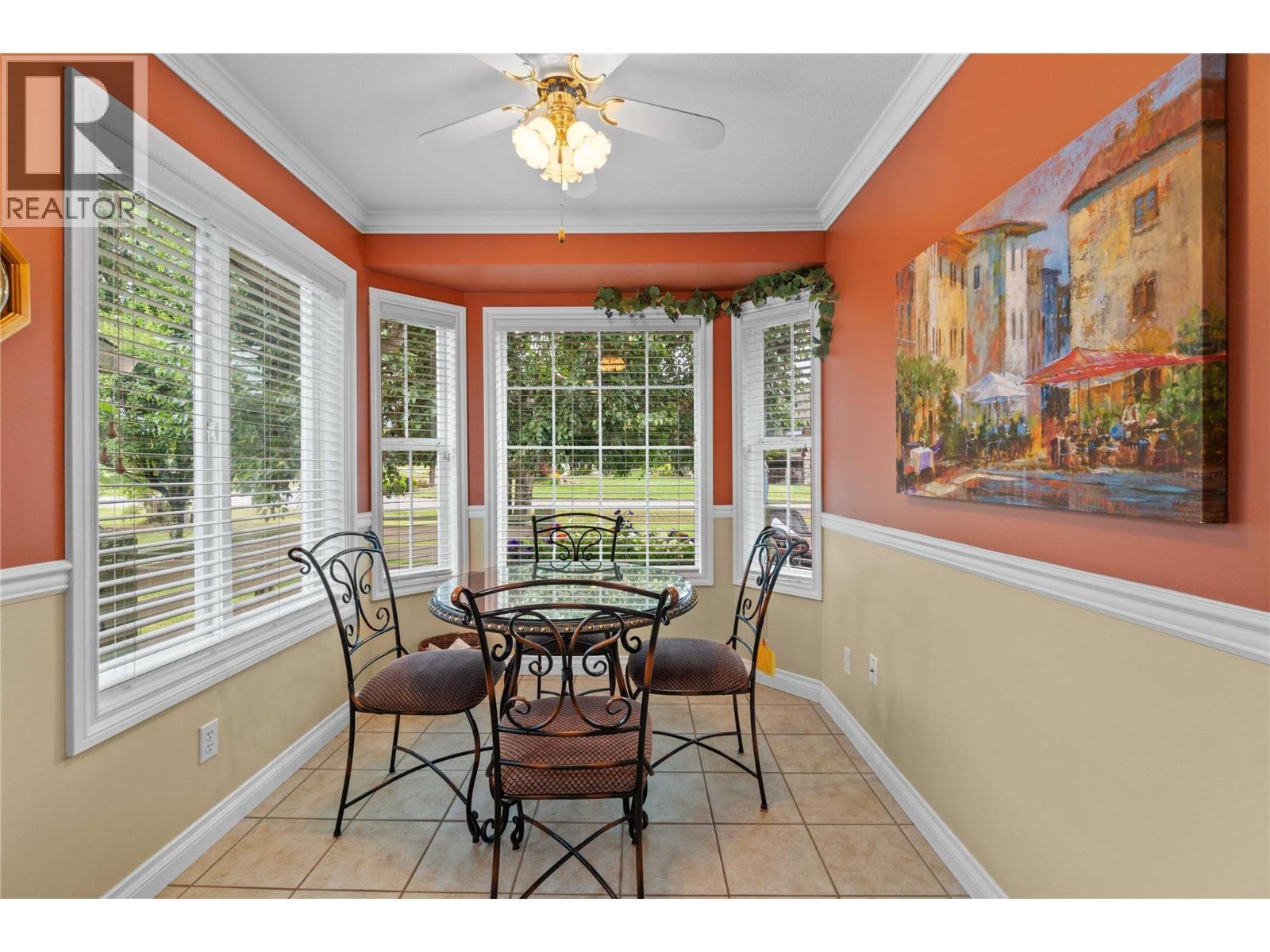 2552 Golf View Crescent, Blind Bay, BC - Indoor Photo Showing Dining Room