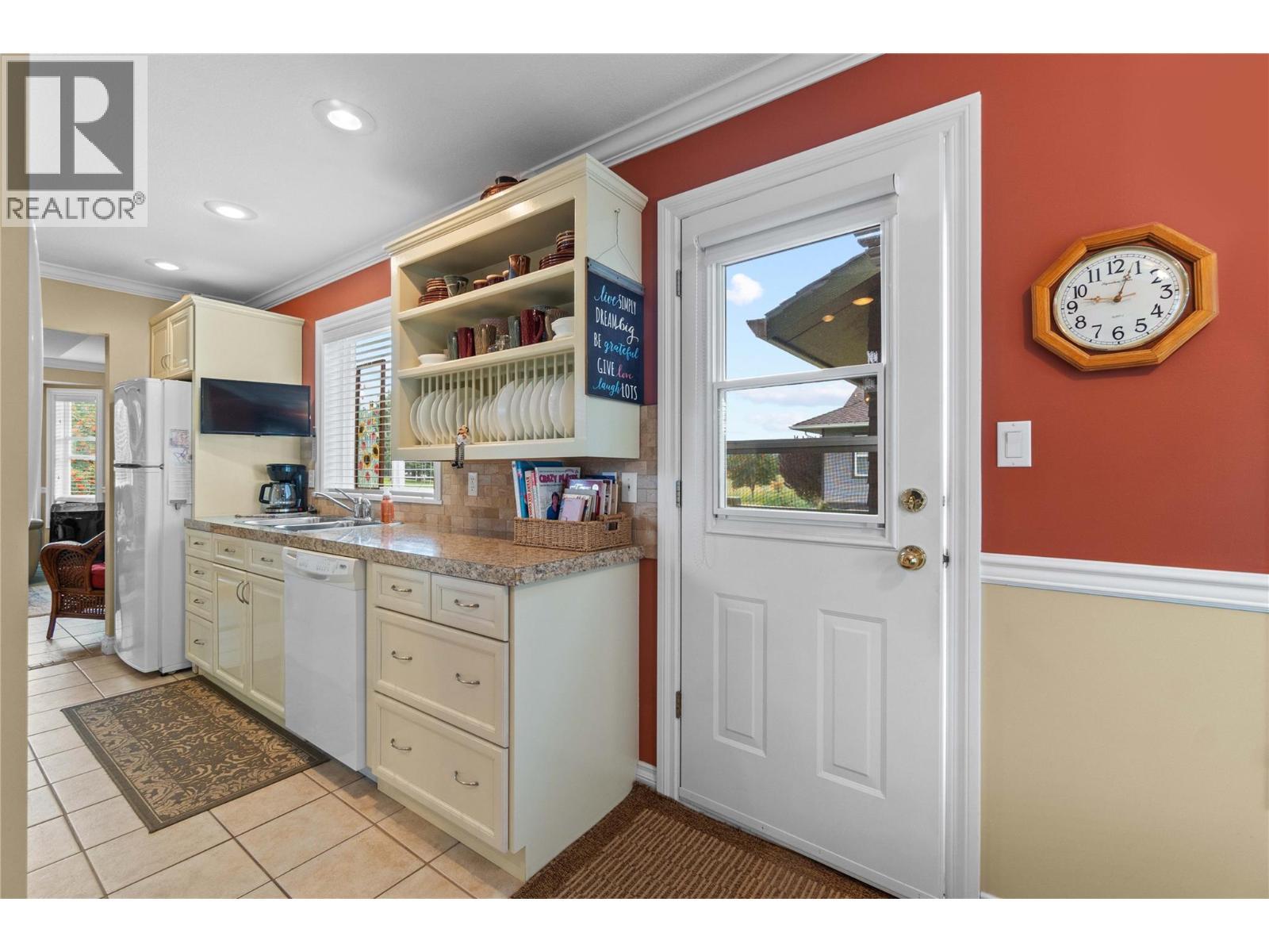 2552 Golf View Crescent, Blind Bay, BC - Indoor Photo Showing Other Room