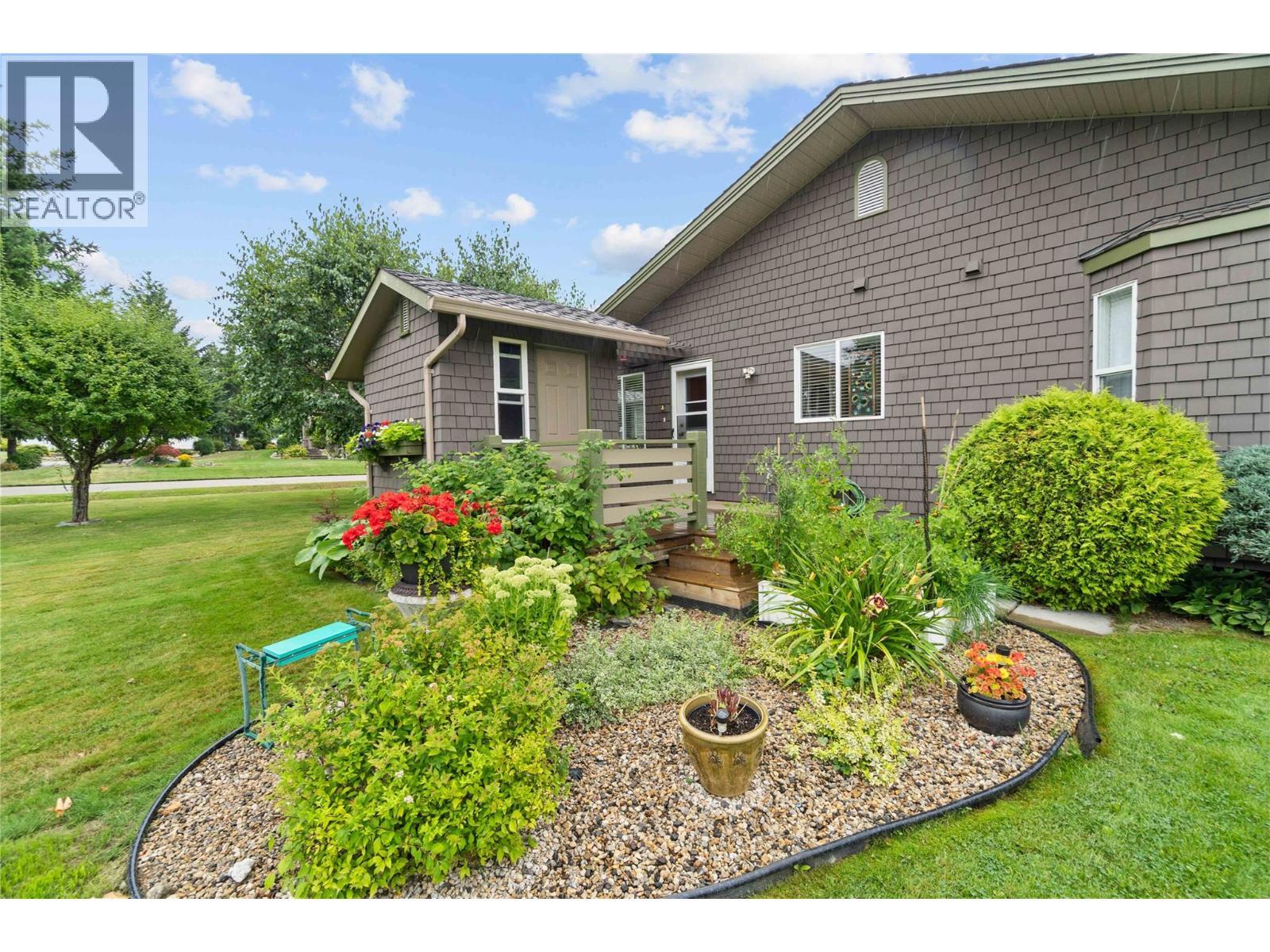 2552 Golf View Crescent, Blind Bay, BC - Outdoor