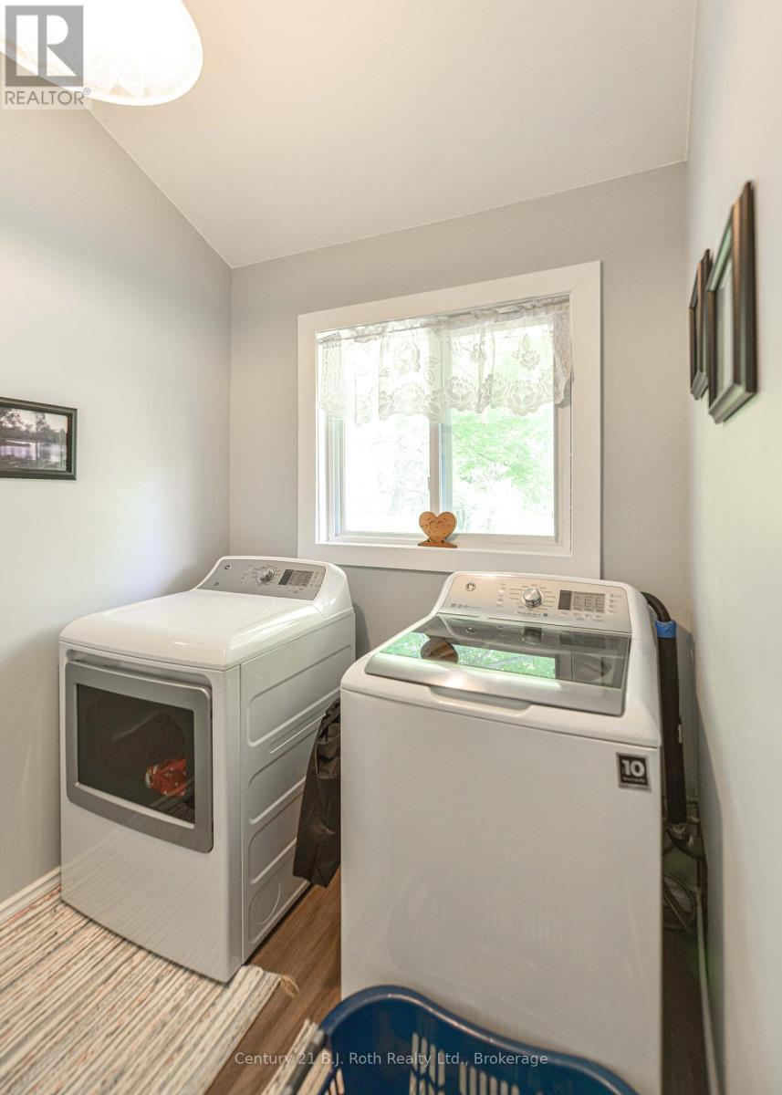 1579 Wainman Line, Severn, ON - Indoor Photo Showing Laundry Room