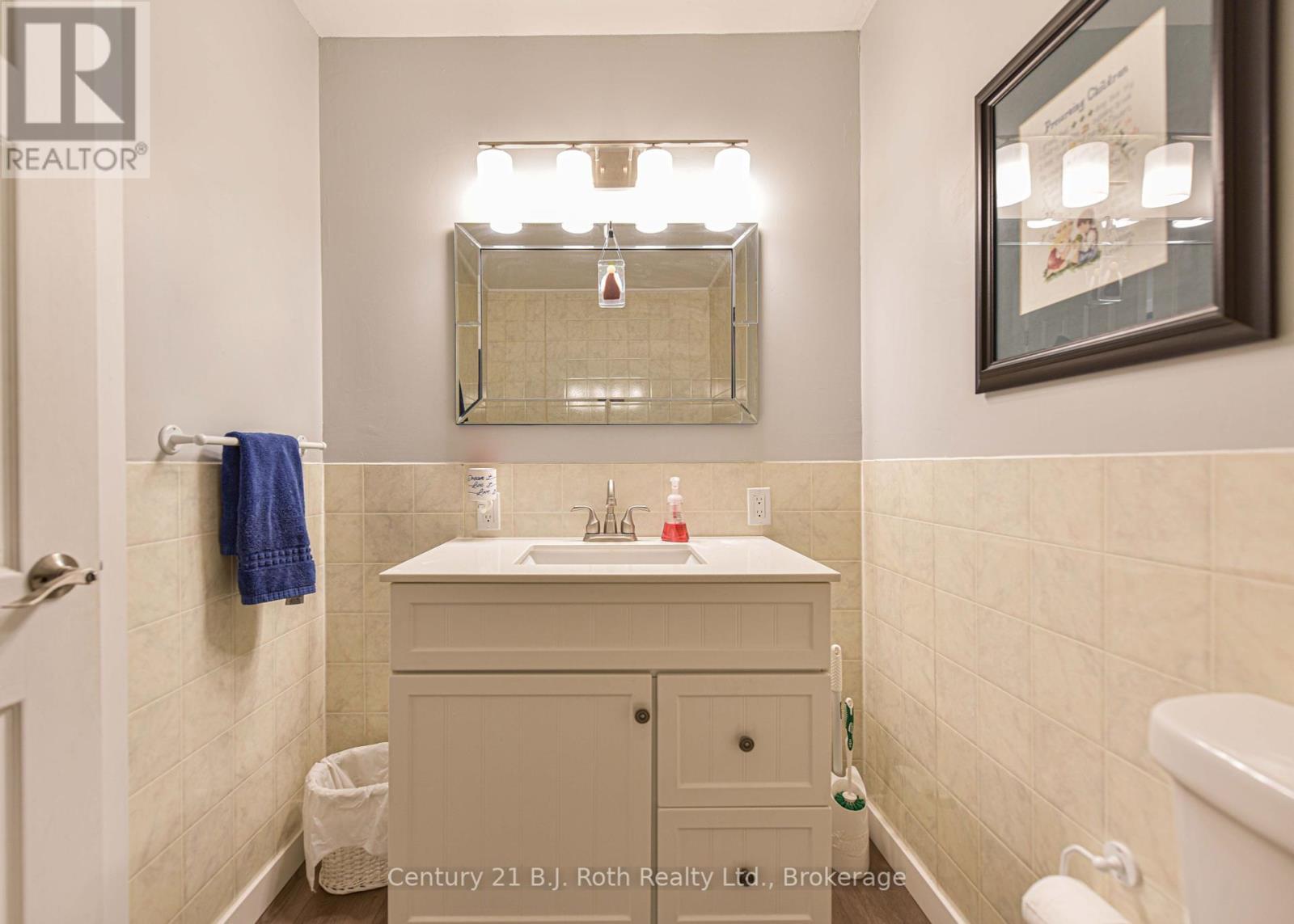 1579 Wainman Line, Severn, ON - Indoor Photo Showing Bathroom