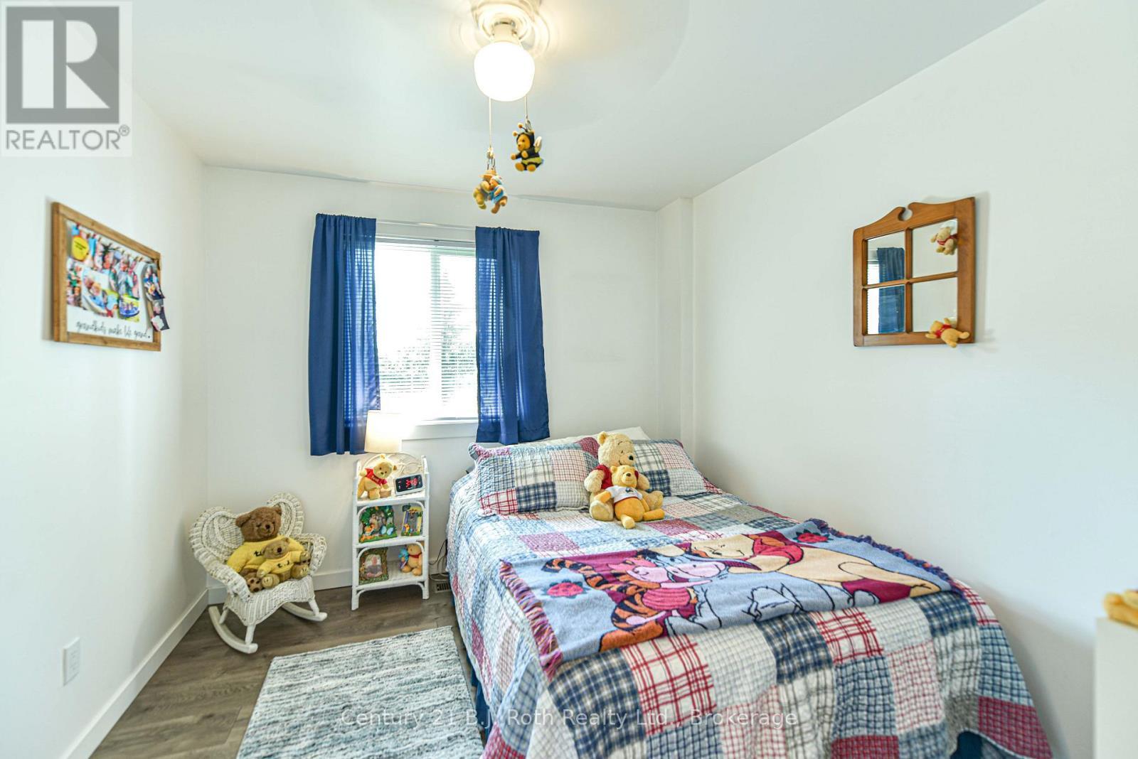 1579 Wainman Line, Severn, ON - Indoor Photo Showing Bedroom