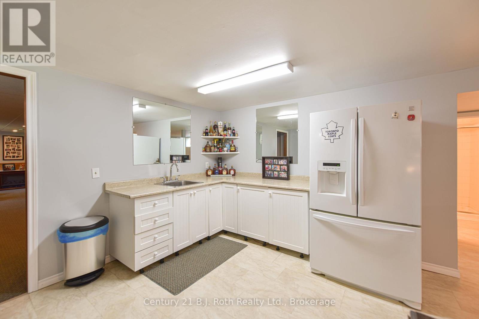 1579 Wainman Line, Severn, ON - Indoor Photo Showing Kitchen