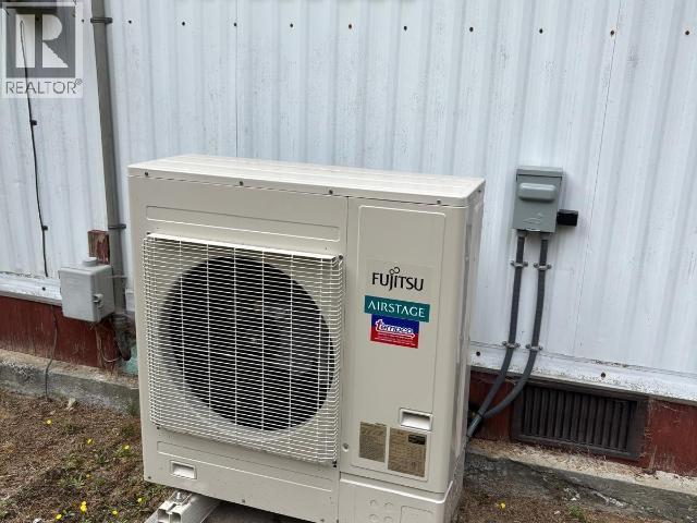 3533 Gillies Bay Road, Texada Island, BC - Indoor Photo Showing Other Room