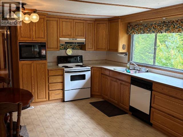 3533 Gillies Bay Road, Texada Island, BC - Indoor Photo Showing Kitchen With Double Sink