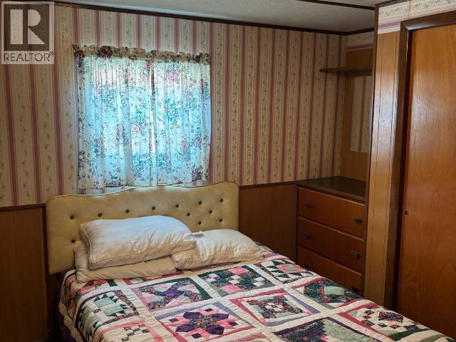 3533 Gillies Bay Road, Texada Island, BC - Indoor Photo Showing Bedroom