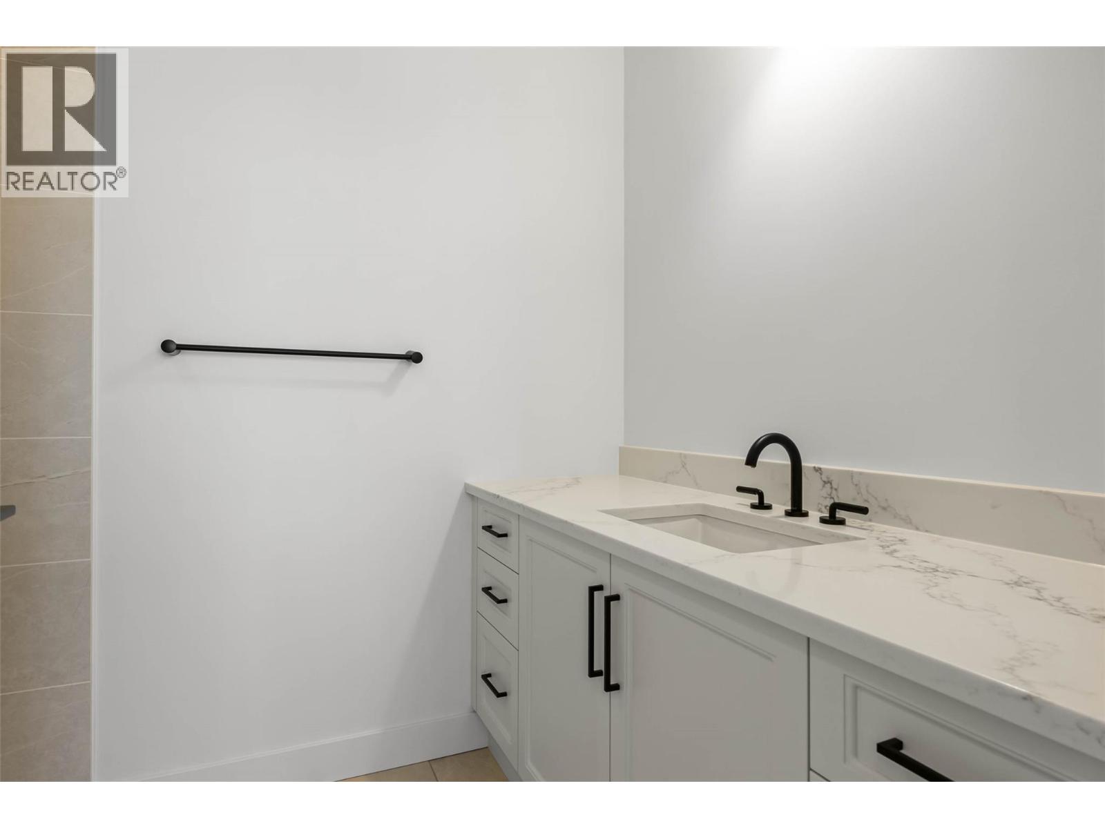 1298 Brechin Place, Kamloops, BC - Indoor Photo Showing Bathroom