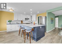 island with eating bar -