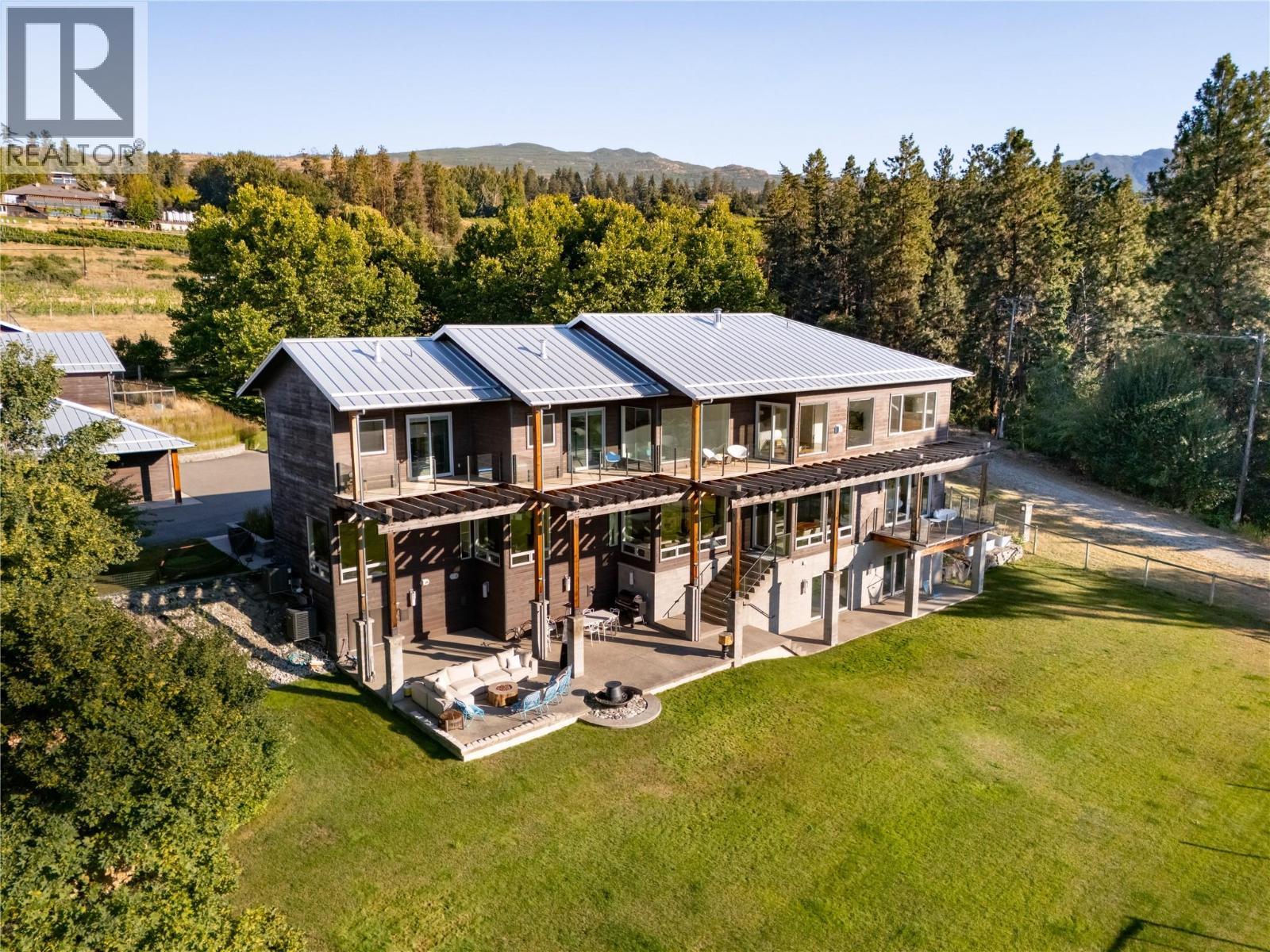 4840 Lakeshore Road, Kelowna, BC - Outdoor