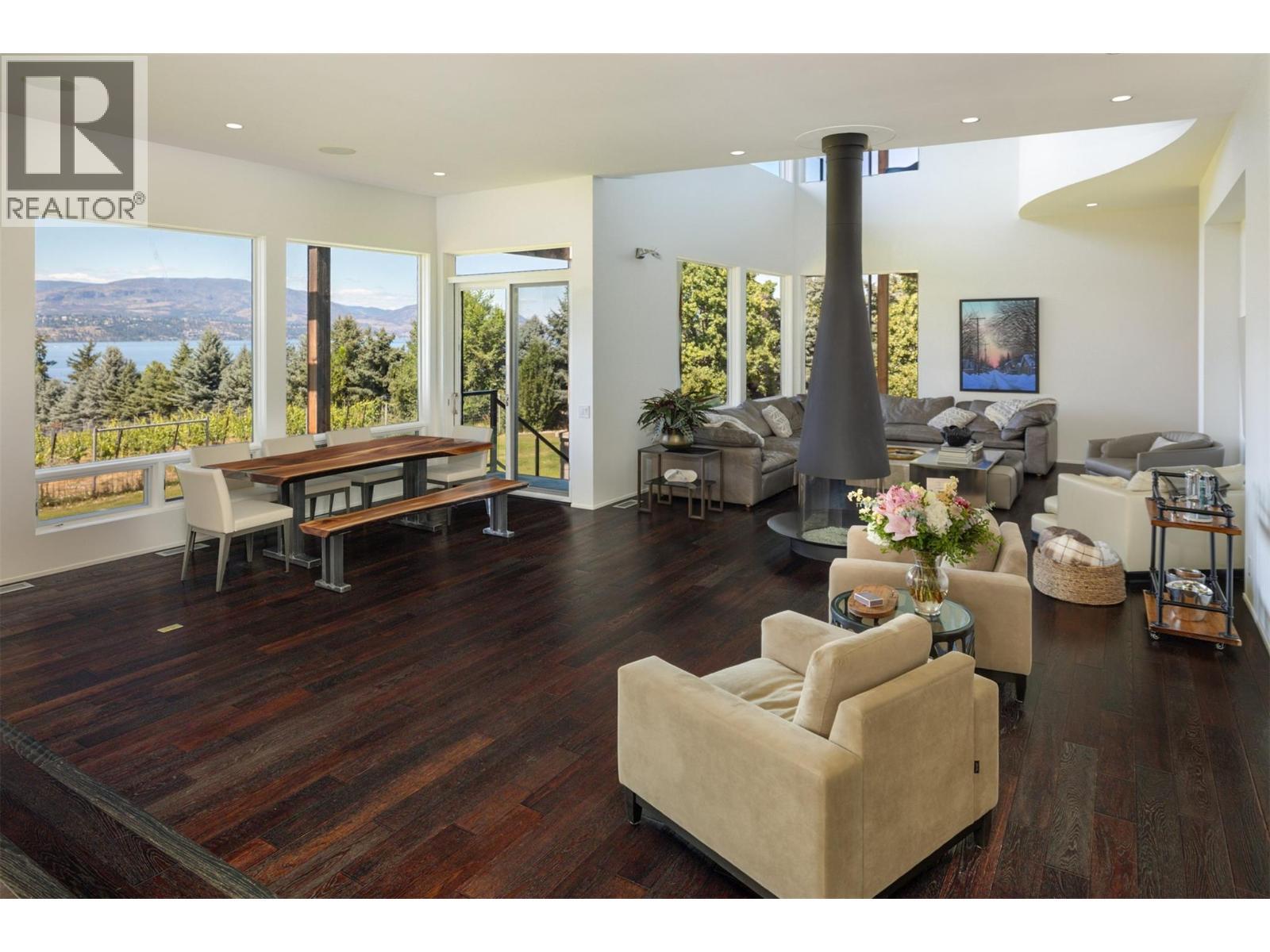 4840 Lakeshore Road, Kelowna, BC - Indoor Photo Showing Other Room