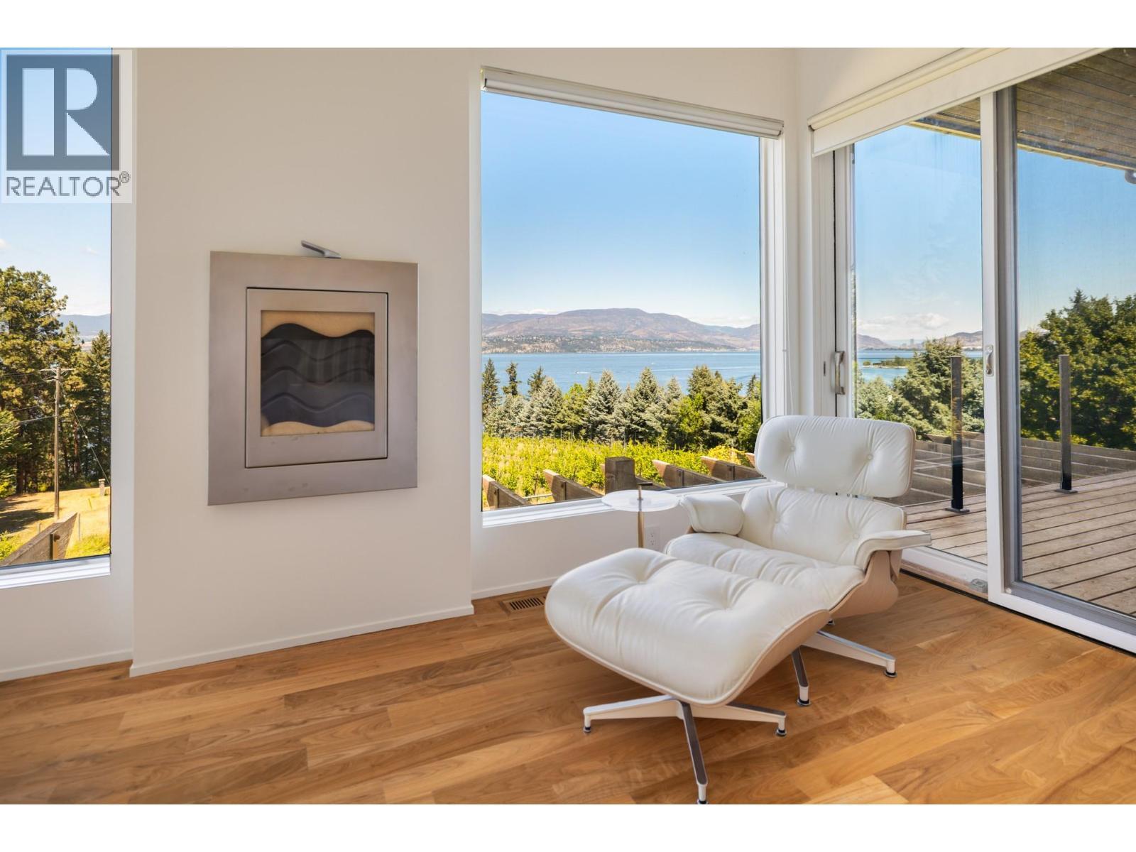 4840 Lakeshore Road, Kelowna, BC - Indoor Photo Showing Other Room With Body Of Water