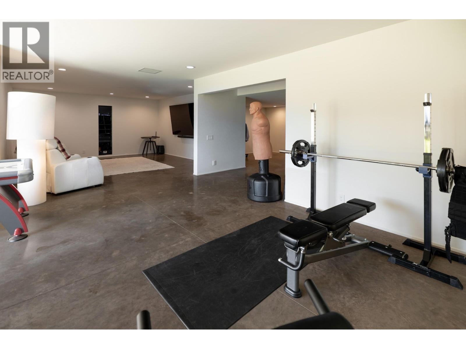 4840 Lakeshore Road, Kelowna, BC - Indoor Photo Showing Gym Room