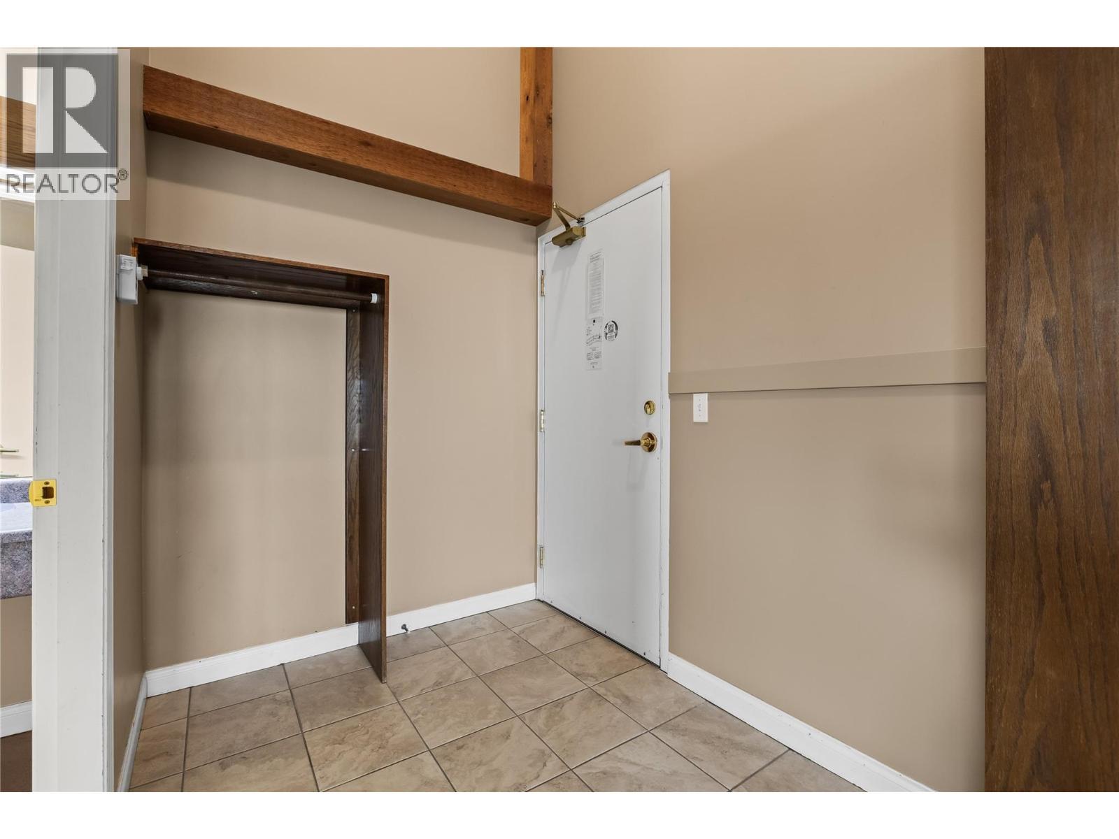 5275 Big White Road Unit# 202, Big White, BC - Indoor Photo Showing Other Room