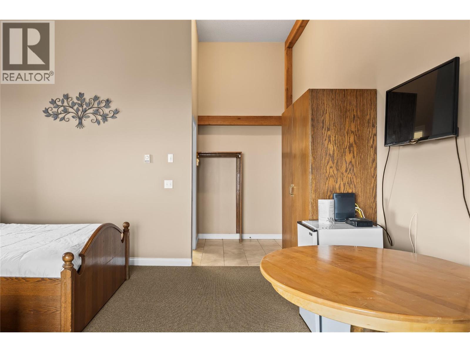 5275 Big White Road Unit# 202, Big White, BC - Indoor Photo Showing Bedroom