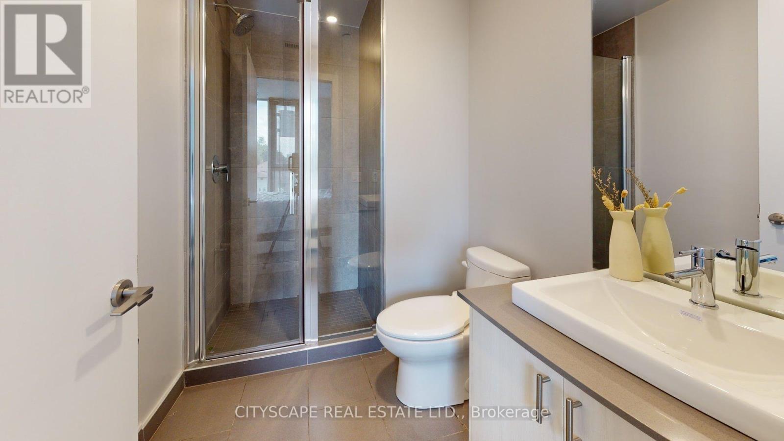 303 - 1195 The Queens Way, Toronto, ON - Indoor Photo Showing Bathroom