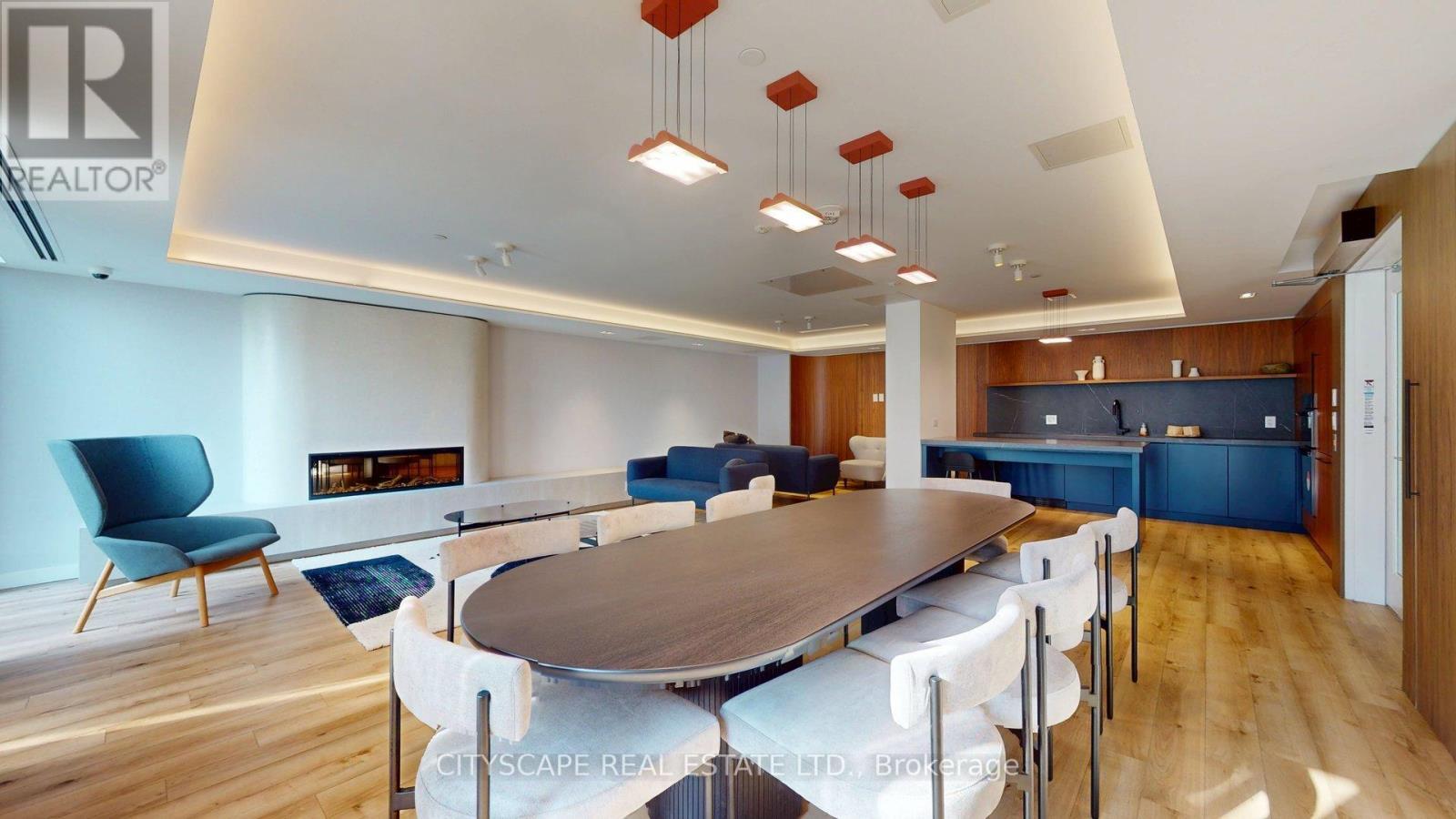 303 - 1195 The Queens Way, Toronto, ON - Indoor Photo Showing Dining Room