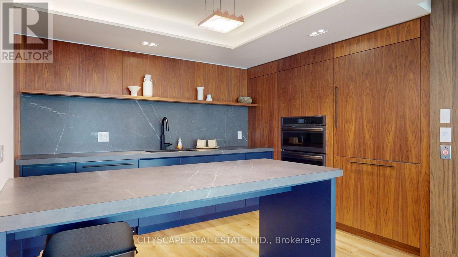 303 - 1195 The Queens Way, Toronto, ON - Indoor