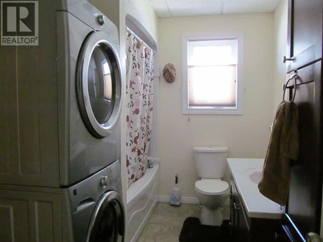 20 Lorne St S, Chapleau, ON - Indoor Photo Showing Laundry Room