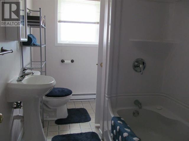 20 Lorne St S, Chapleau, ON - Indoor Photo Showing Bathroom