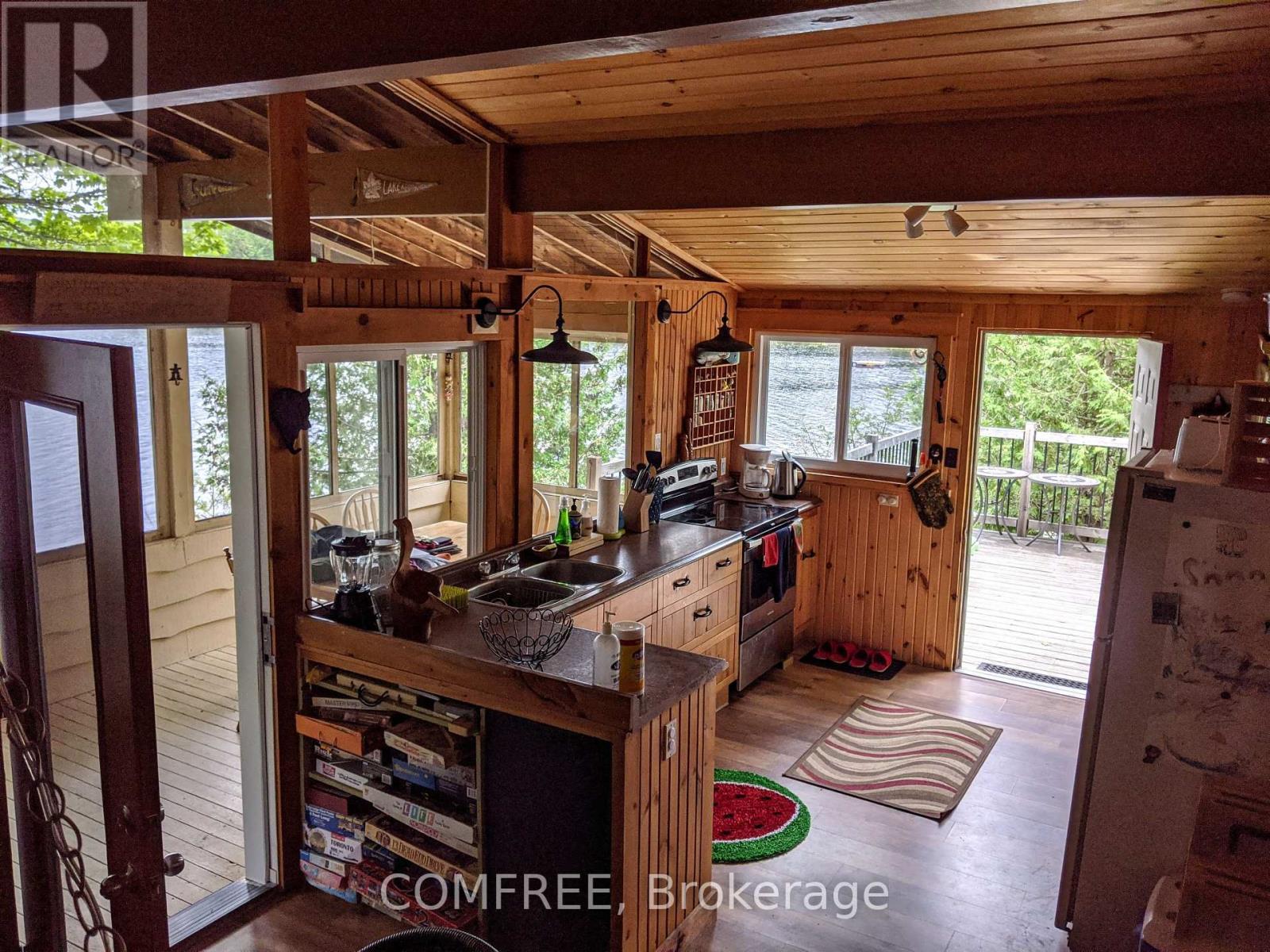 299 Sherwood Drive, Perry, ON - Indoor Photo Showing Other Room