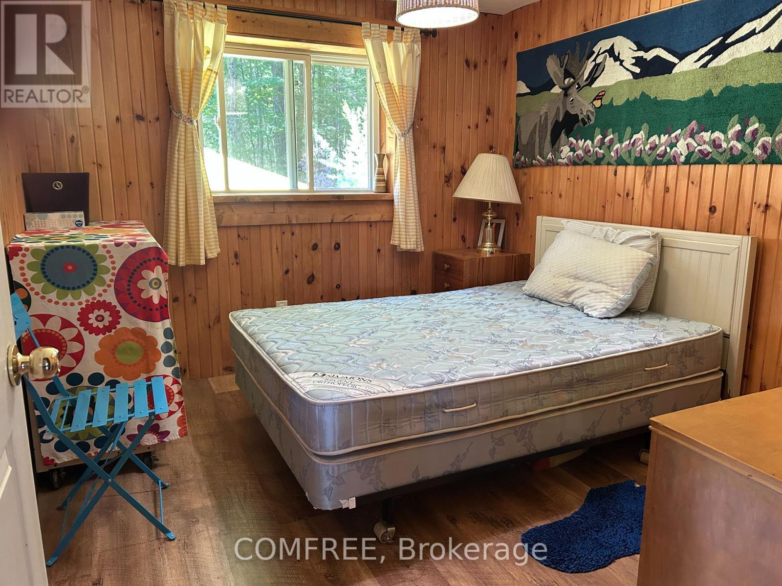299 Sherwood Drive, Perry, ON - Indoor Photo Showing Bedroom
