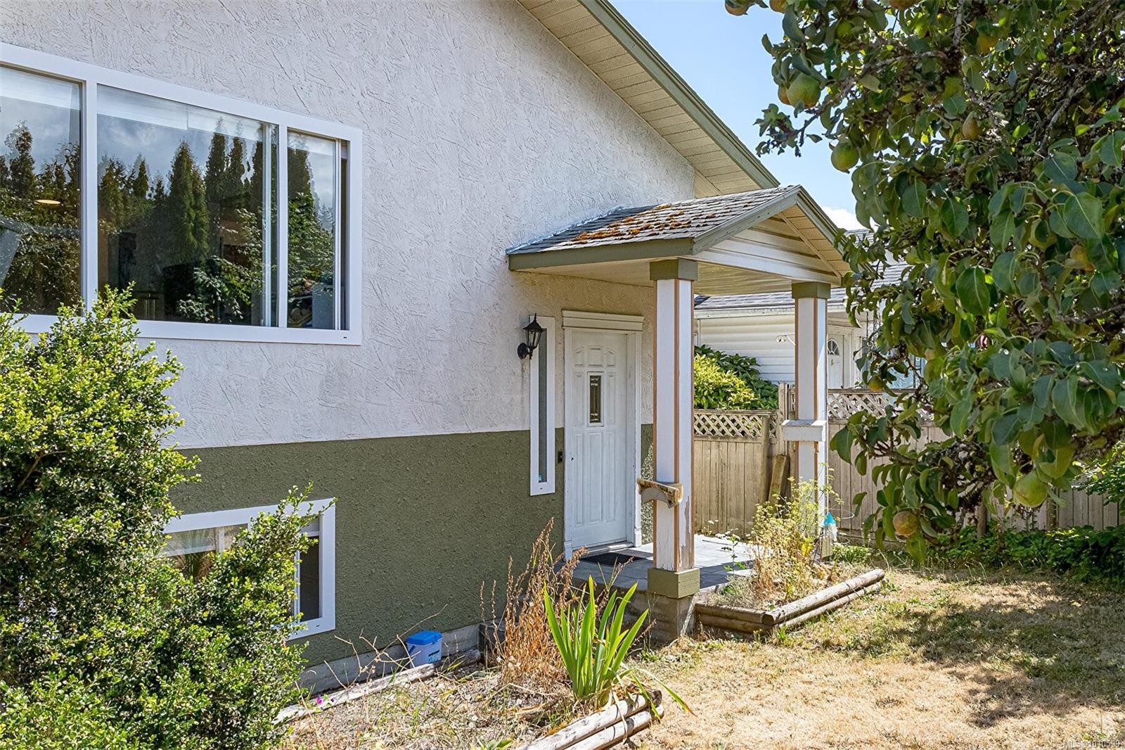 546 Wakesiah Ave, Nanaimo, BC