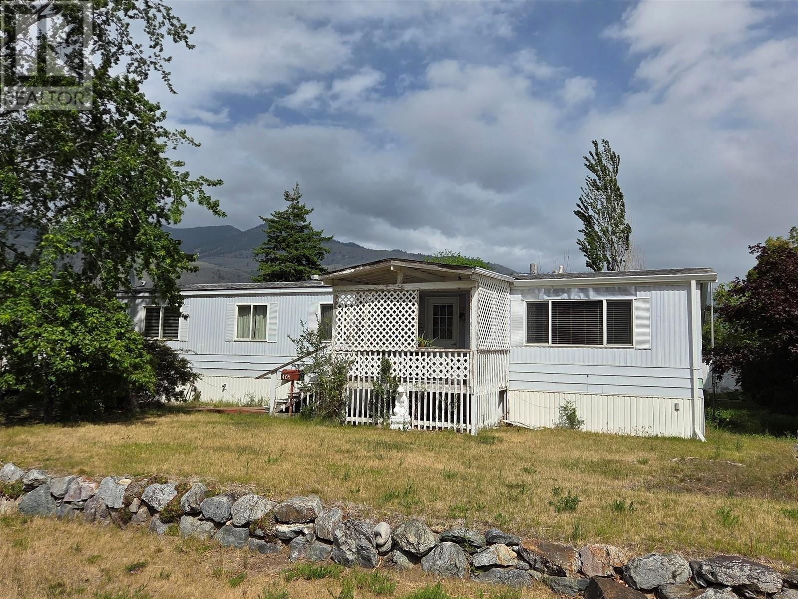 405 Vanderlinde Drive, Keremeos, BC - Outdoor