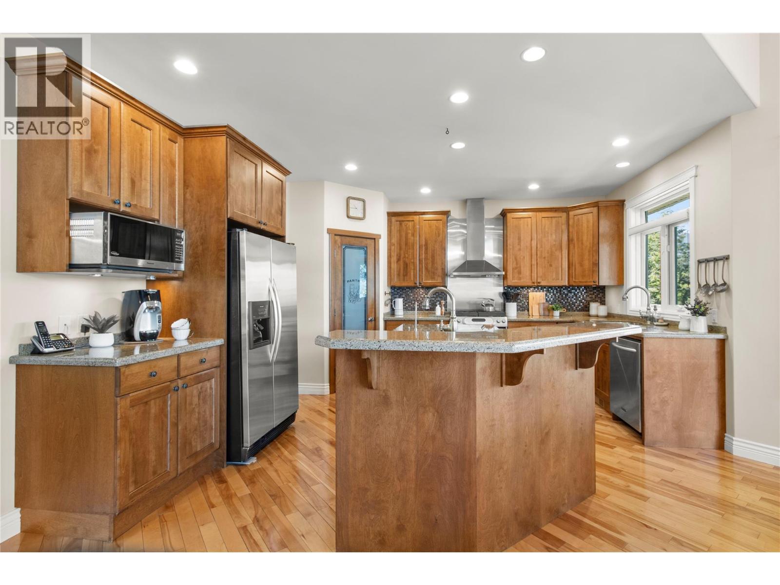 3011 Durham Road, Blind Bay, BC - Indoor Photo Showing Kitchen