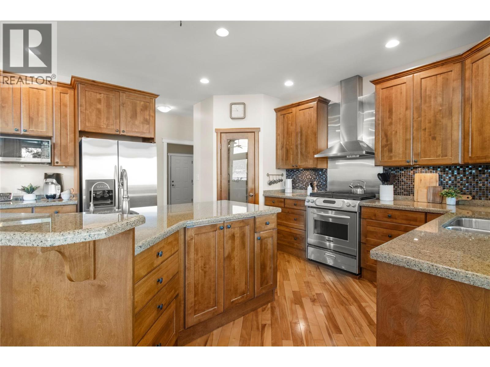 3011 Durham Road, Blind Bay, BC - Indoor Photo Showing Kitchen