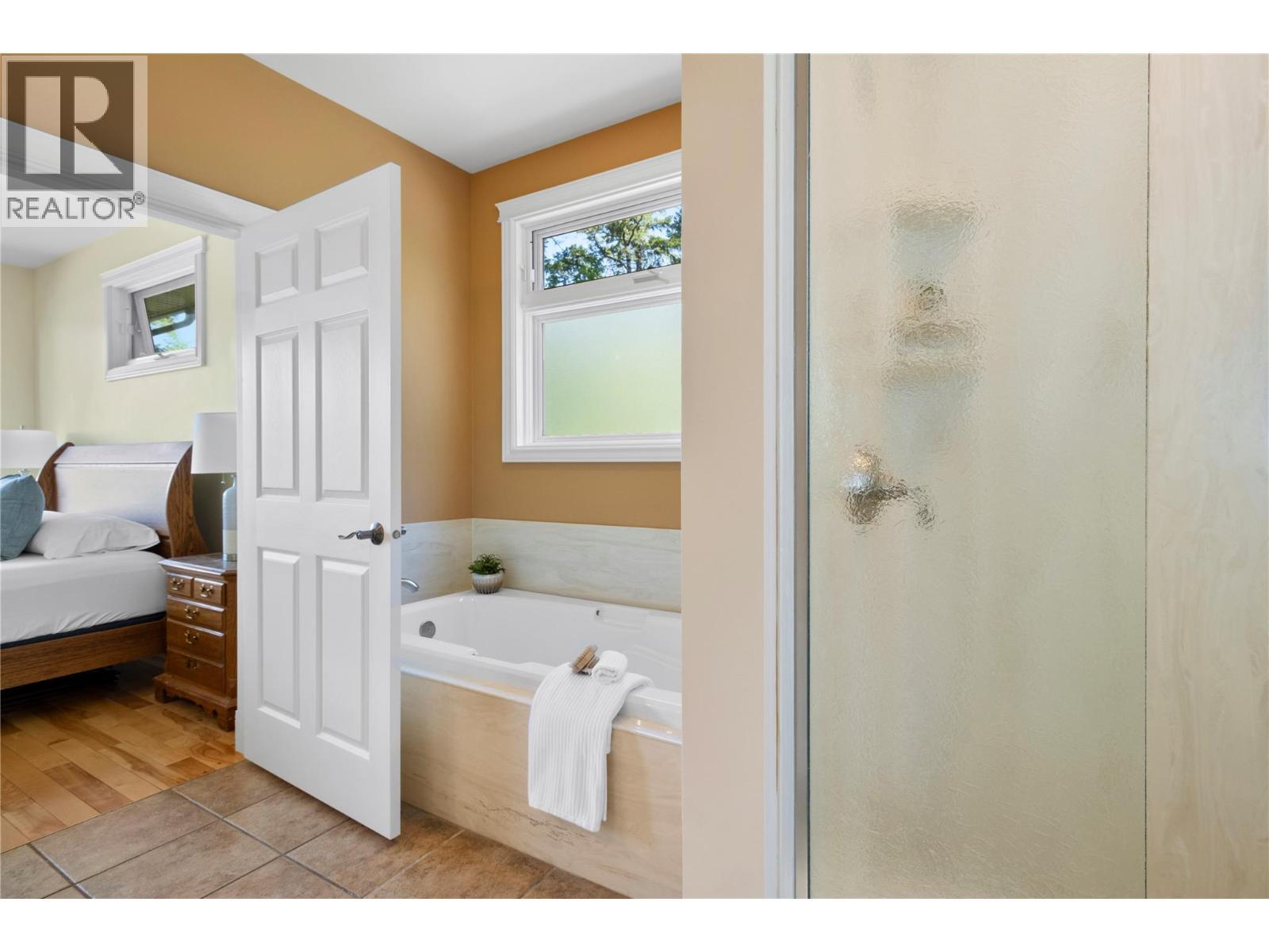 3011 Durham Road, Blind Bay, BC - Indoor Photo Showing Bathroom