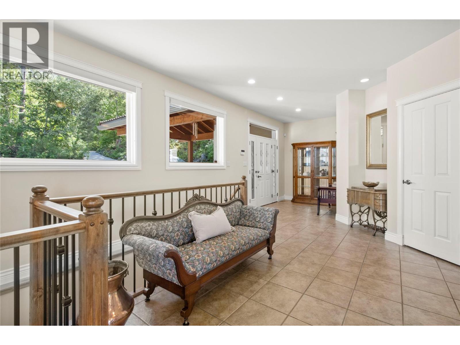 3011 Durham Road, Blind Bay, BC - Indoor