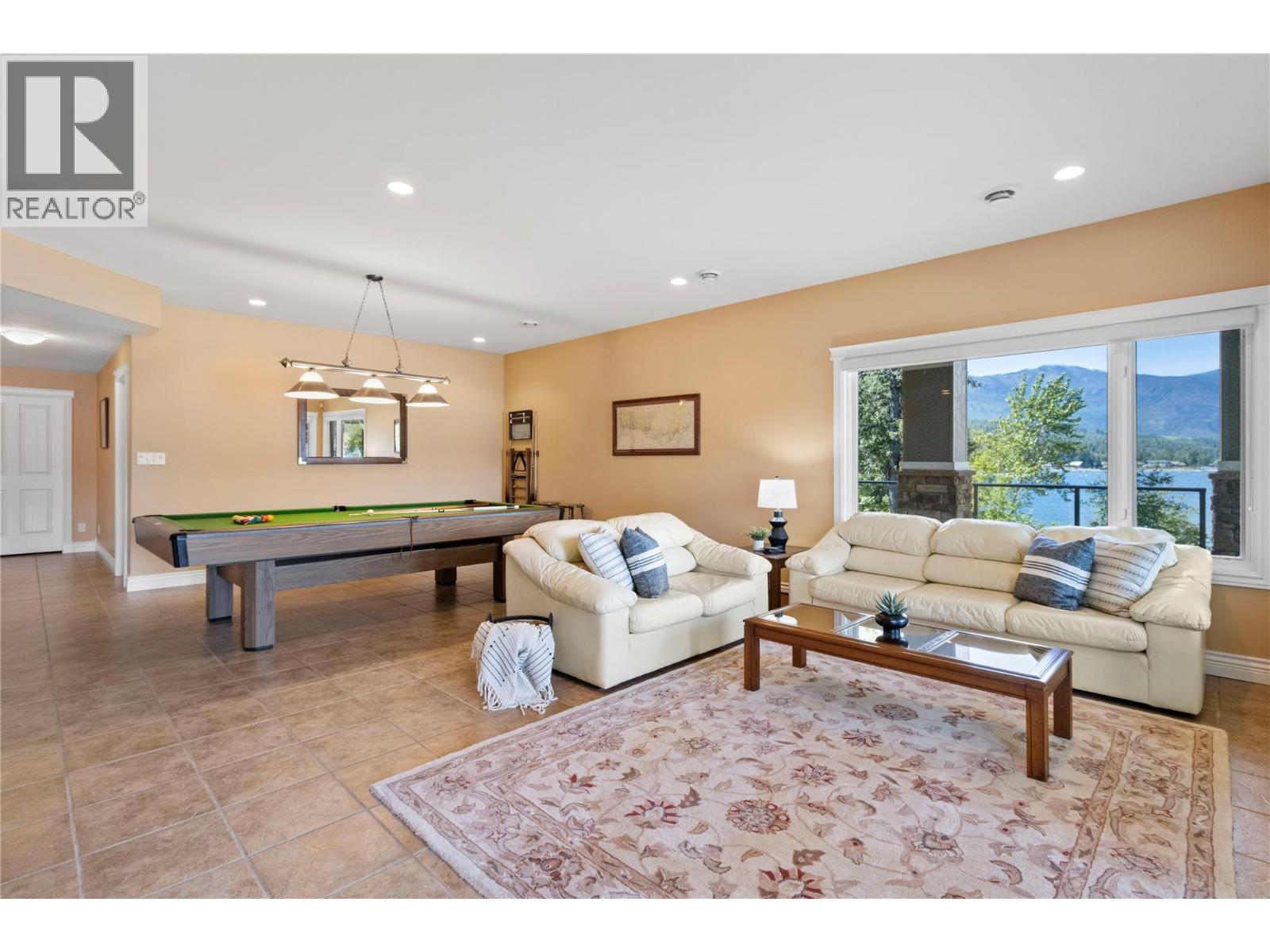 3011 Durham Road, Blind Bay, BC - Indoor