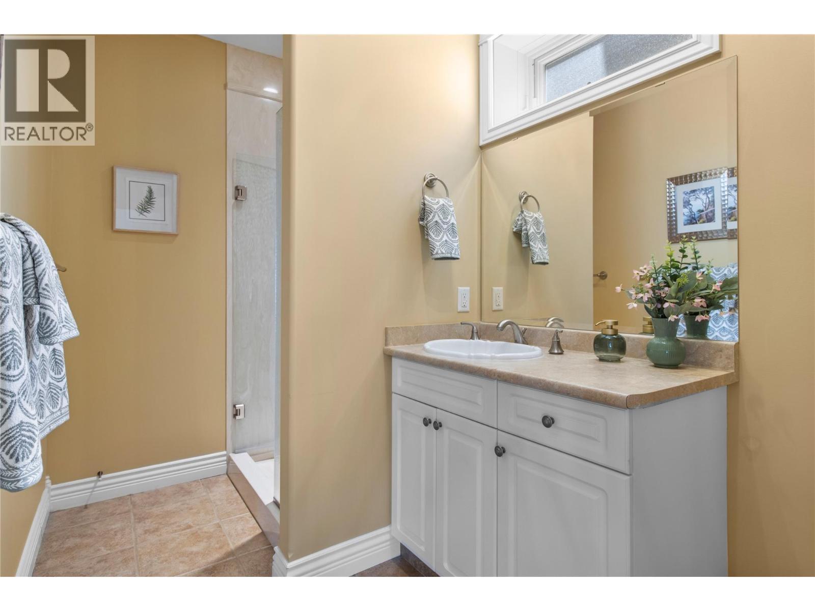 3011 Durham Road, Blind Bay, BC - Indoor Photo Showing Bathroom