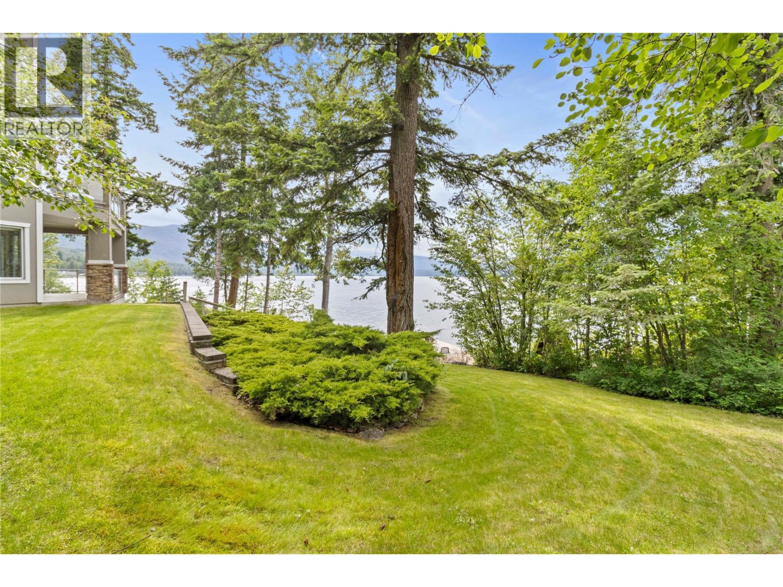 3011 Durham Road, Blind Bay, BC - Outdoor