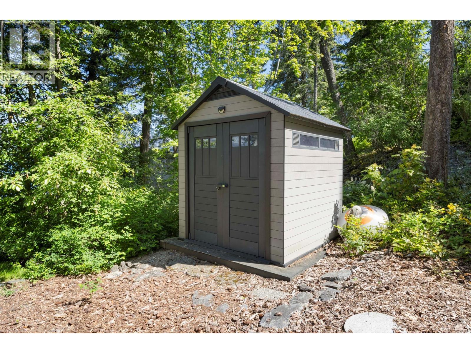 3011 Durham Road, Blind Bay, BC - Outdoor