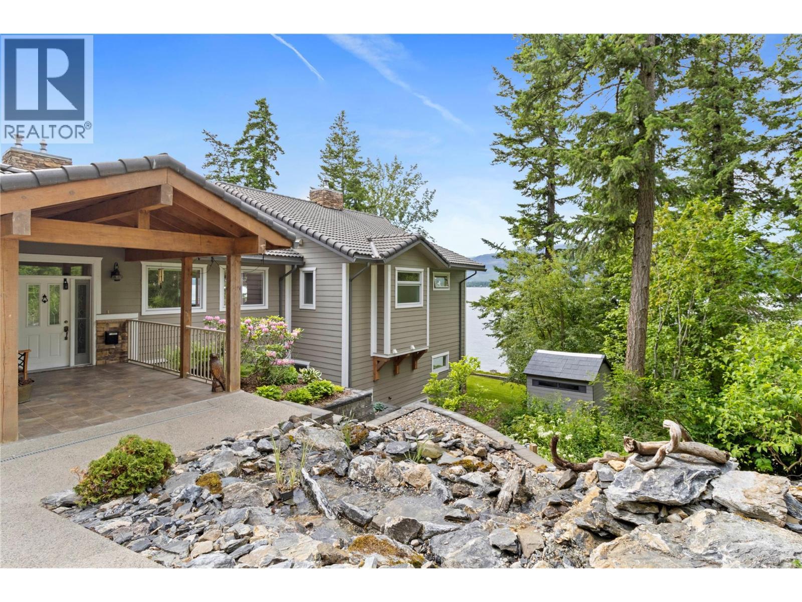 3011 Durham Road, Blind Bay, BC - Outdoor