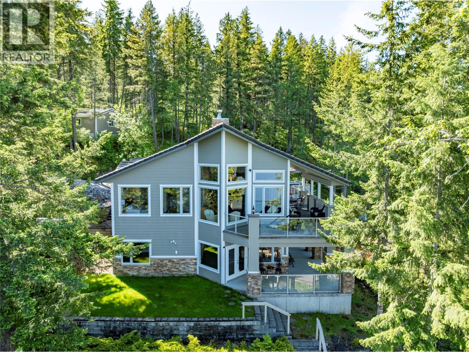 3011 Durham Road, Blind Bay, BC - Outdoor