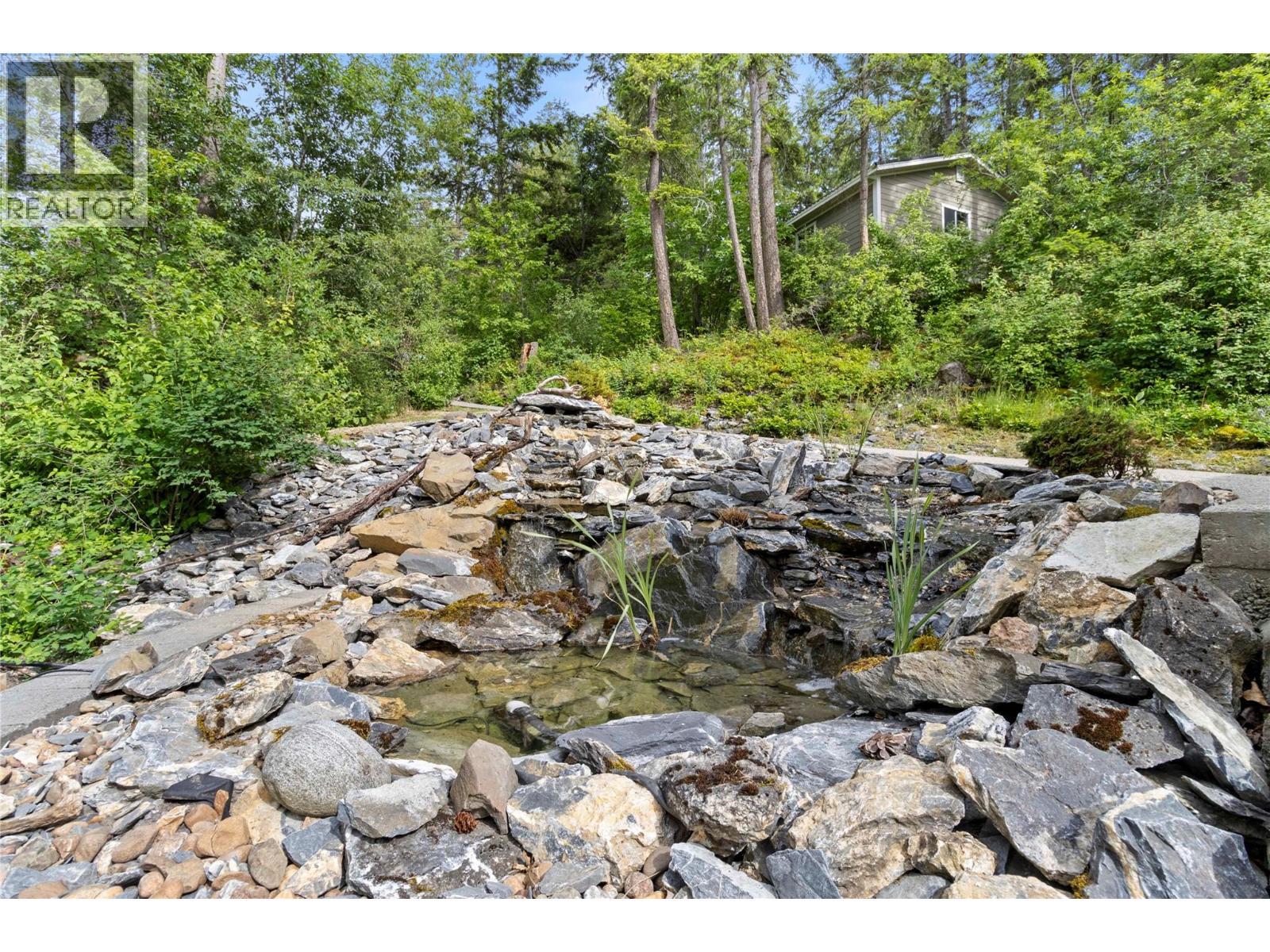 3011 Durham Road, Blind Bay, BC - Outdoor