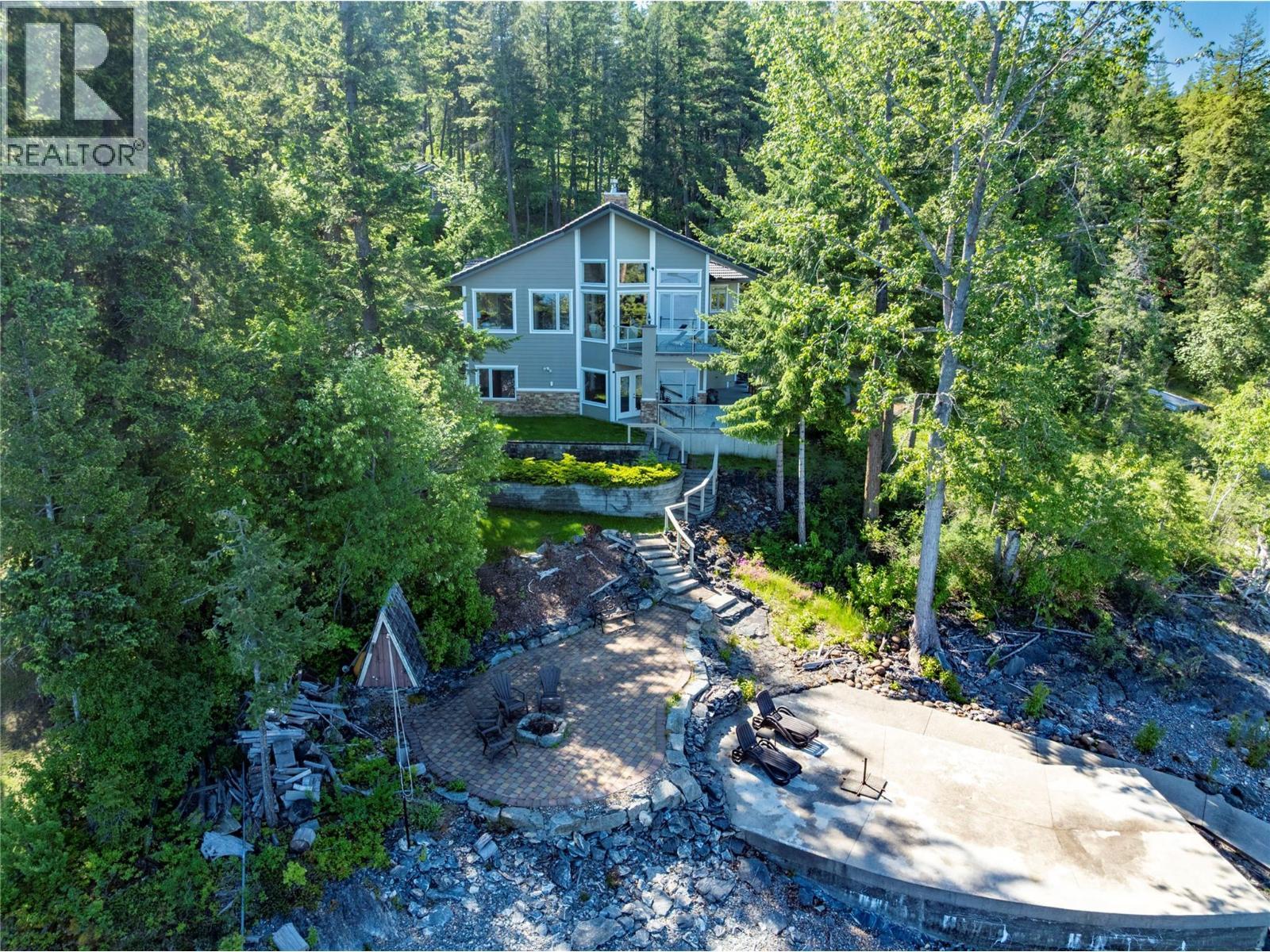 3011 Durham Road, Blind Bay, BC - Outdoor
