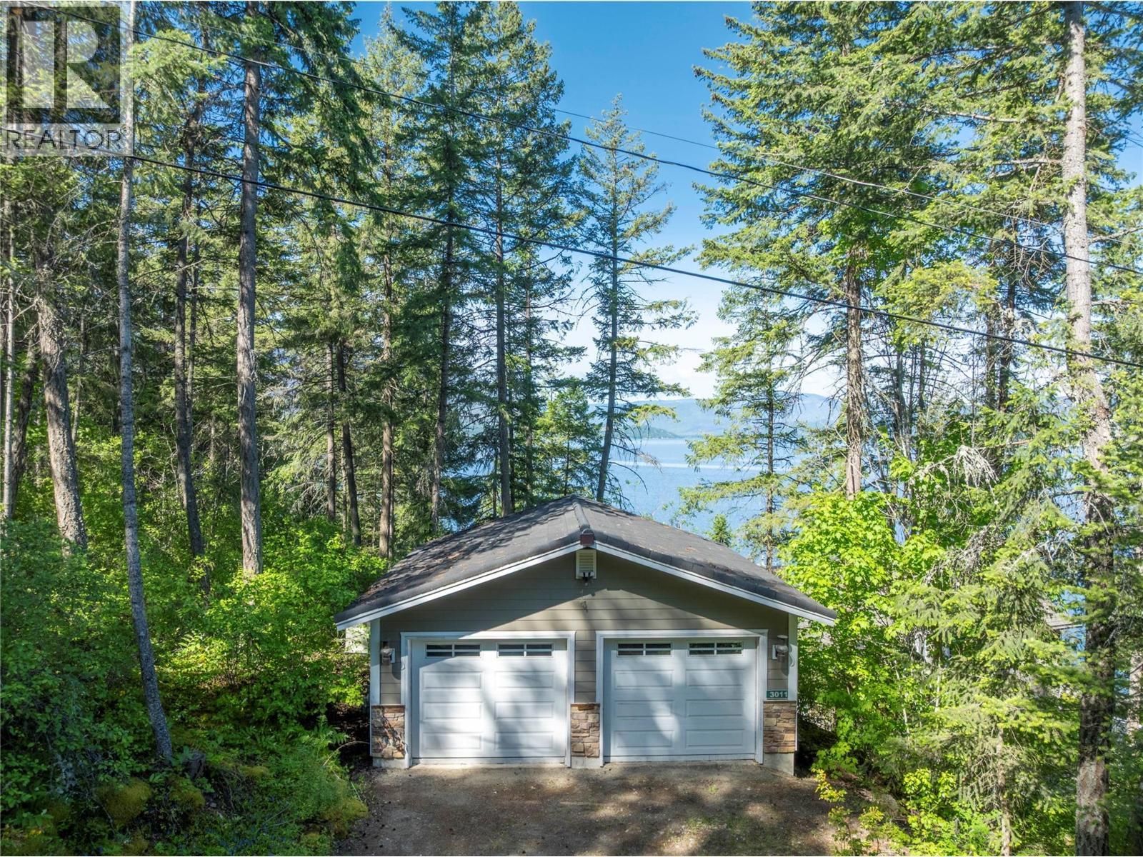 3011 Durham Road, Blind Bay, BC - Outdoor