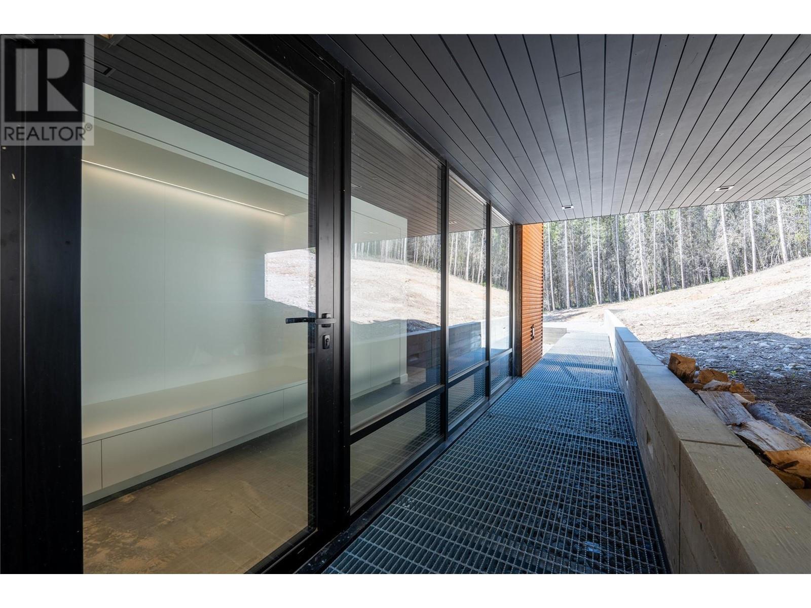 2060 Mcmurdo Road, Golden, BC - With Exterior