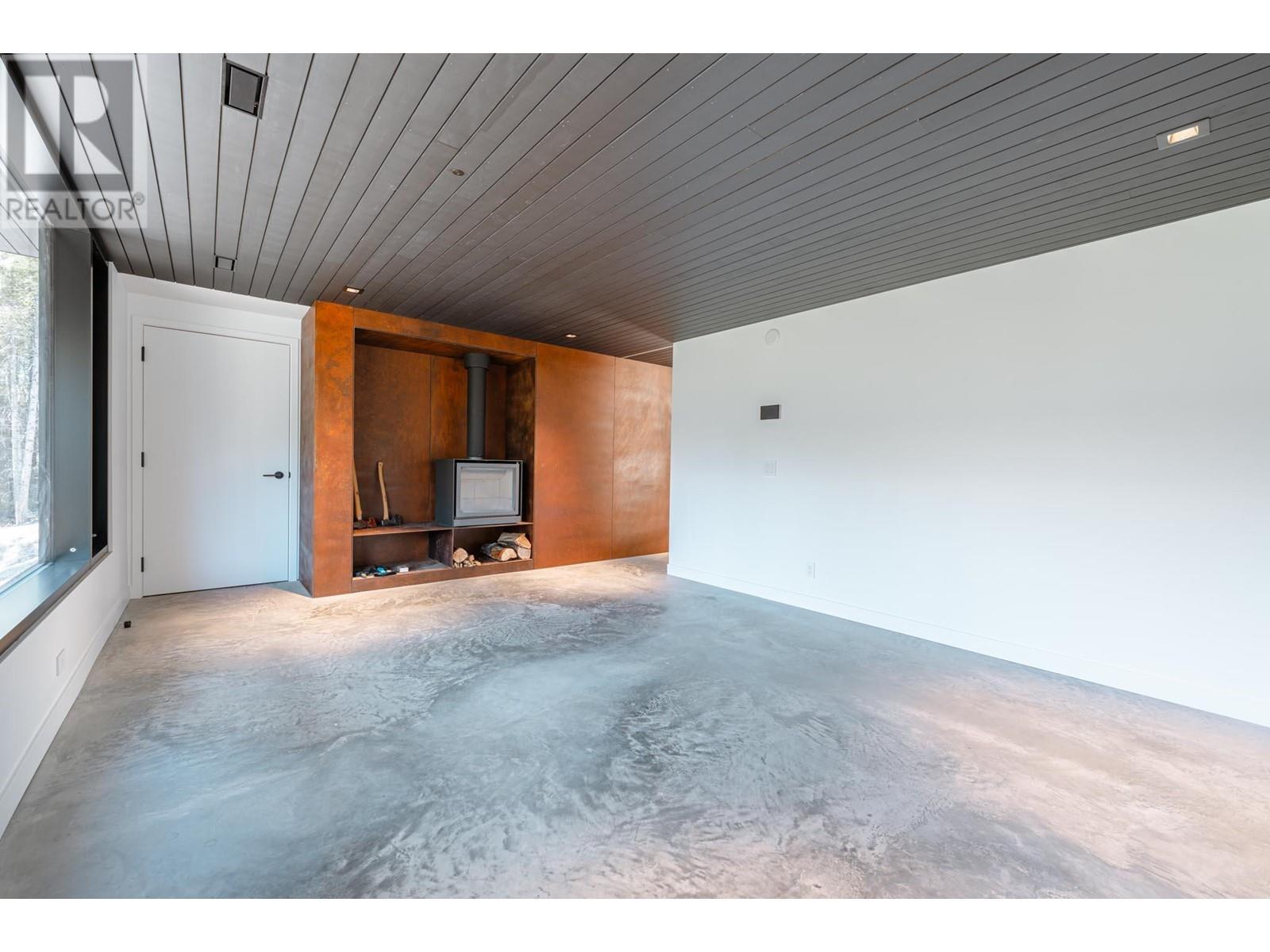 2060 Mcmurdo Road, Golden, BC - With Exterior