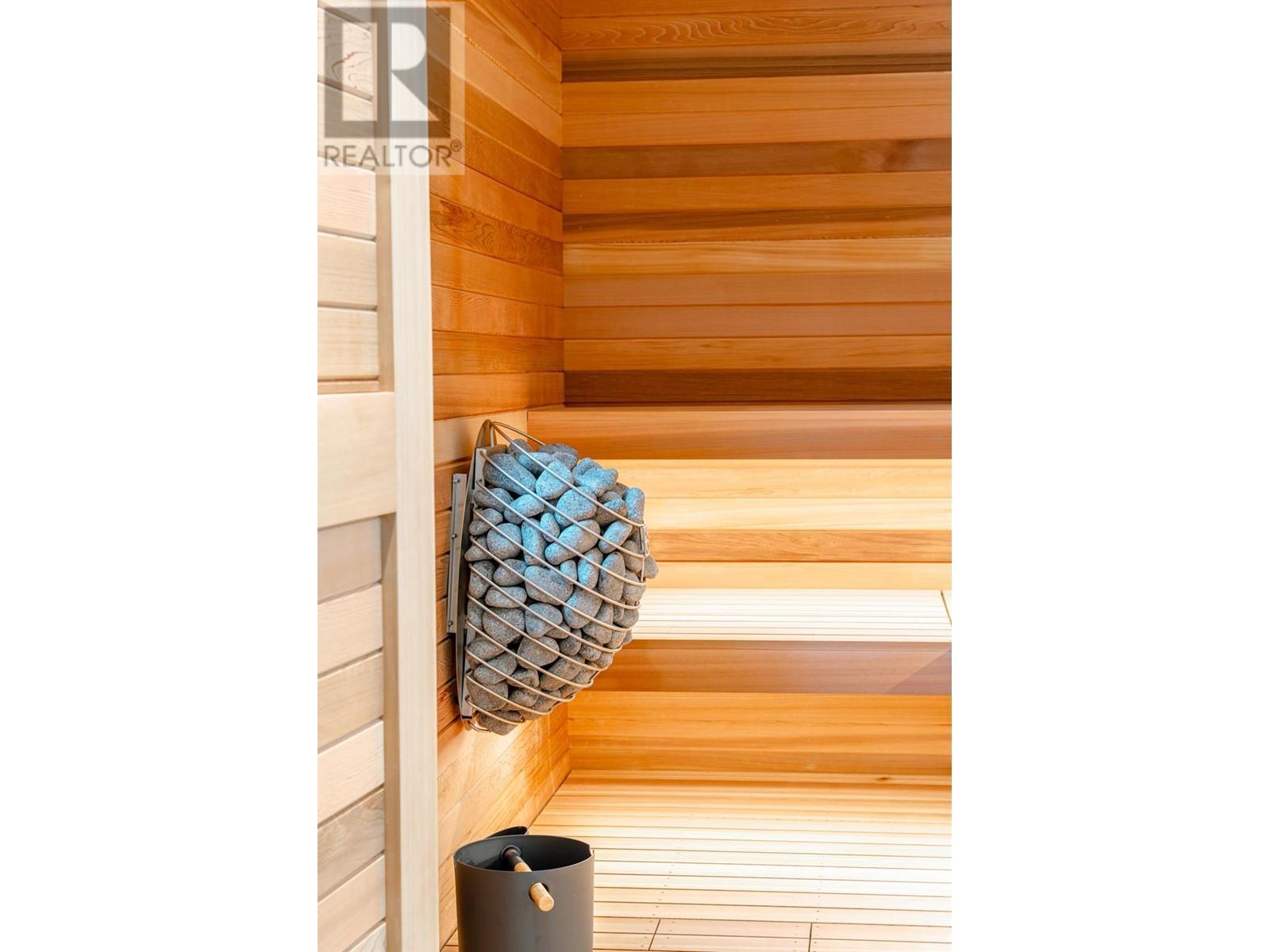 2060 Mcmurdo Road, Golden, BC - Indoor Photo Showing Other Room