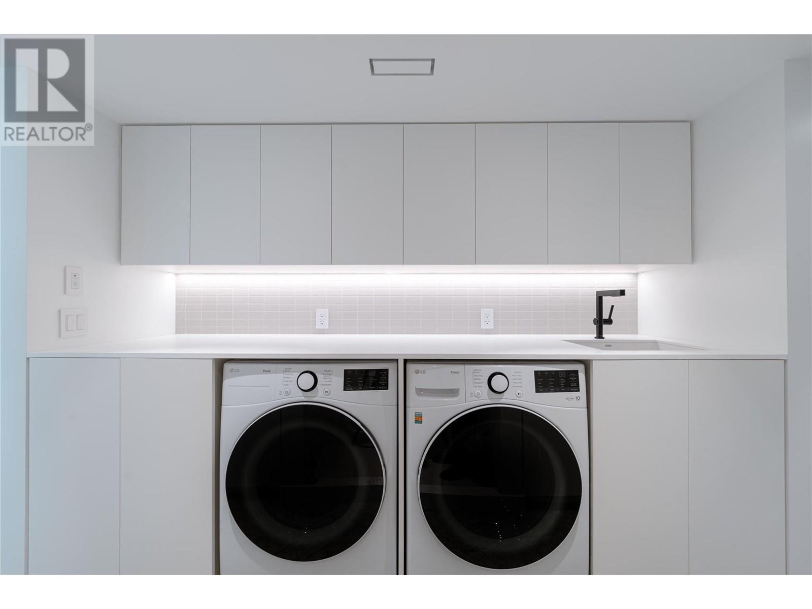 2060 Mcmurdo Road, Golden, BC - Indoor Photo Showing Laundry Room