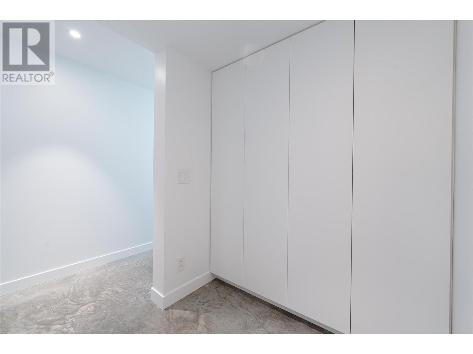 2060 Mcmurdo Road, Golden, BC - Indoor Photo Showing Other Room