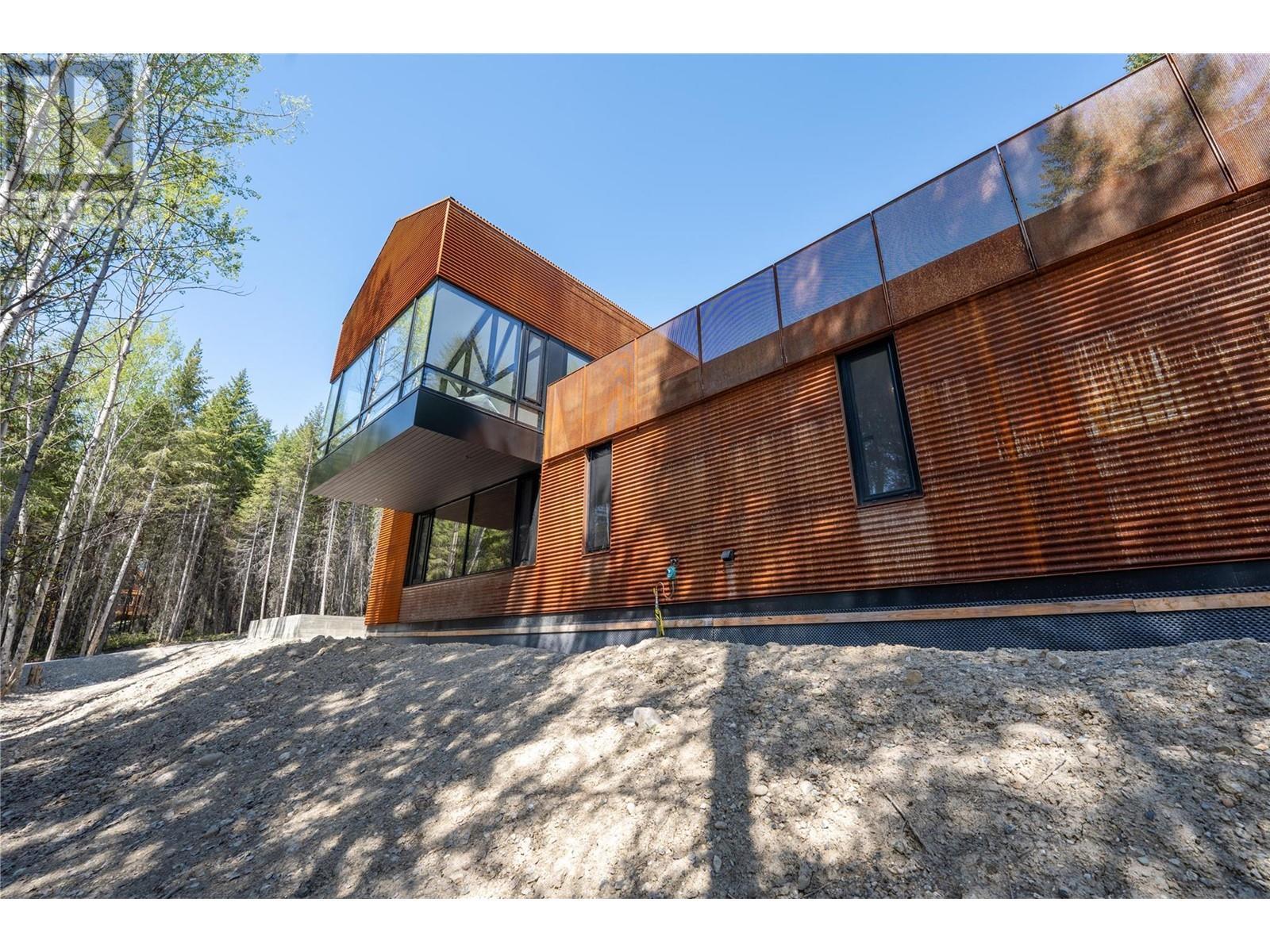 2060 Mcmurdo Road, Golden, BC - Outdoor