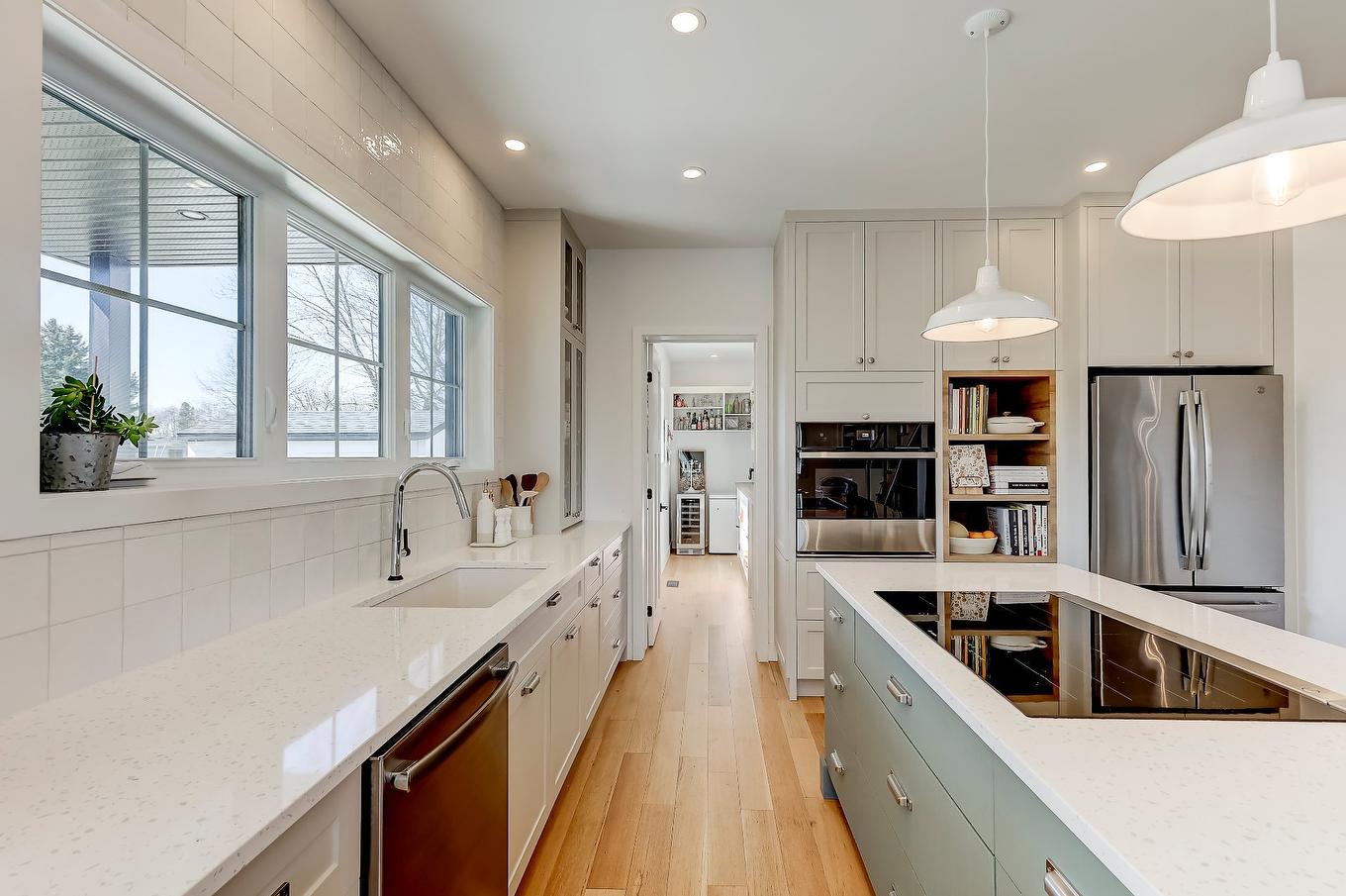 Cuisine - 530 Rue Pierre-Lebeau, Farnham, QC - Indoor Photo Showing Kitchen With Upgraded Kitchen
