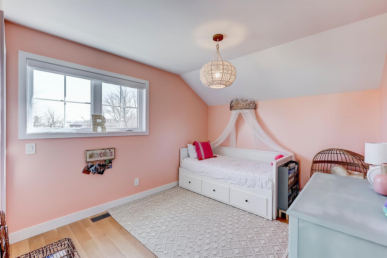 Chambre à coucher - 530 Rue Pierre-Lebeau, Farnham, QC - Indoor Photo Showing Bedroom