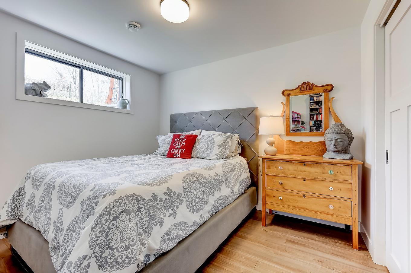 Chambre à coucher - 530 Rue Pierre-Lebeau, Farnham, QC - Indoor Photo Showing Bedroom